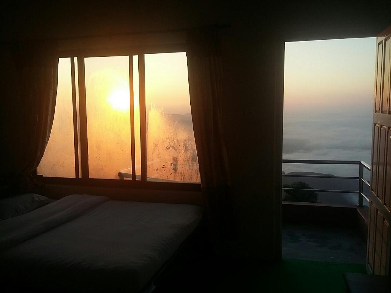Himalayan Crown Lodge Pokhara Zewnętrze zdjęcie
