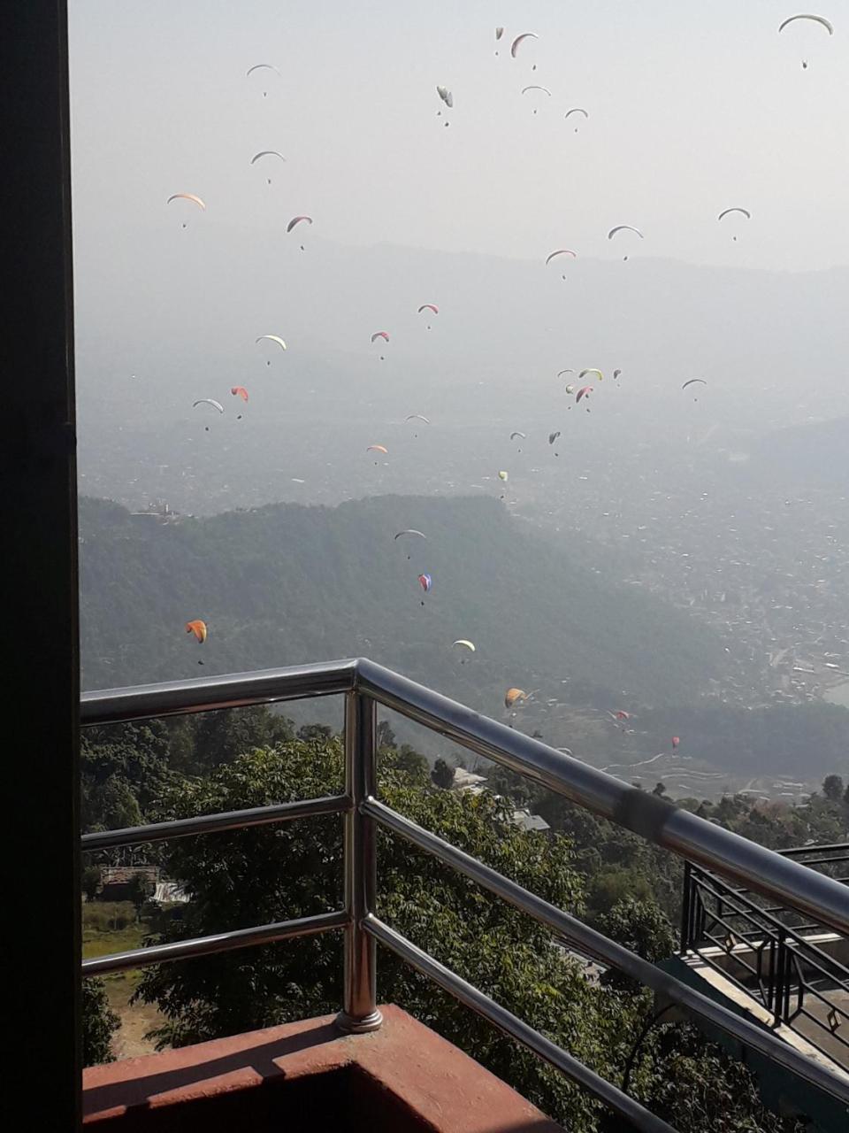 Himalayan Crown Lodge Pokhara Zewnętrze zdjęcie