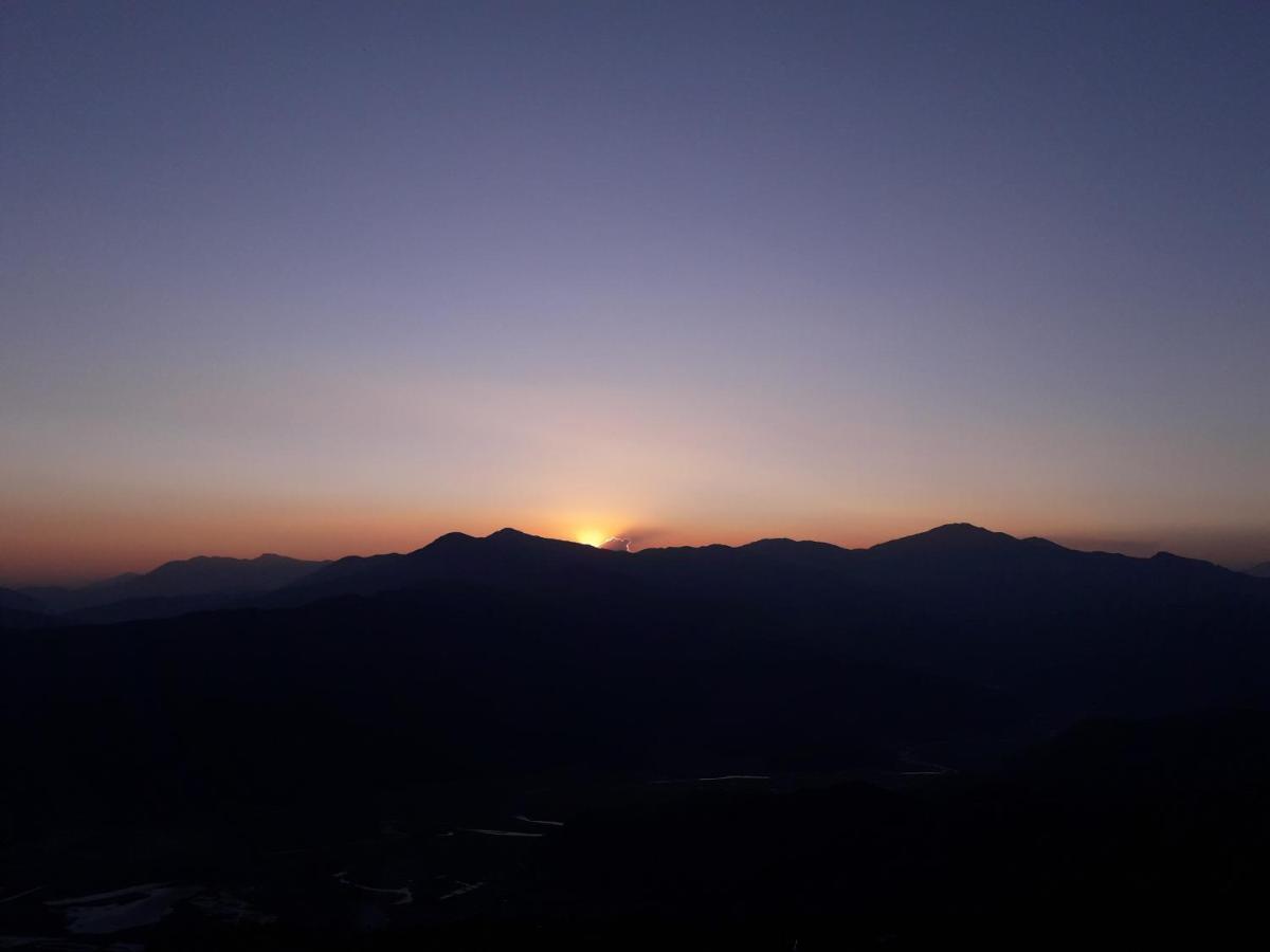 Himalayan Crown Lodge Pokhara Zewnętrze zdjęcie